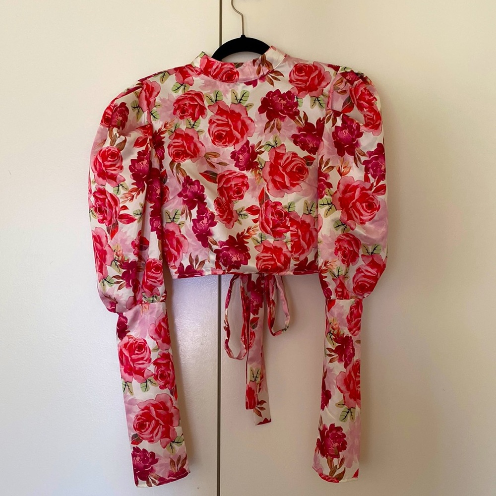 NWT Boohoo Floral High Neck Puff Sleeve Tie Back Blouse Crop Top US Size 6